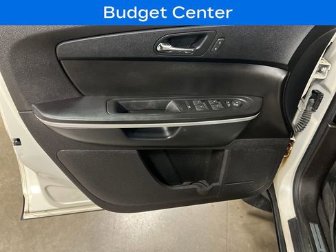 Used 2012 GMC Acadia SLE FWD image 15