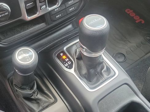 Used 2020 Jeep Gladiator Sport w/ Quick Order Package 24S AWD/4WD image 28
