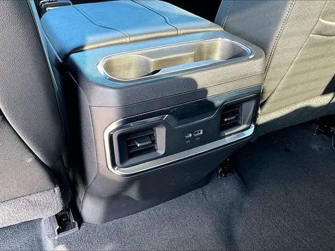 Used 2023 GMC Sierra 1500 SLT image 30