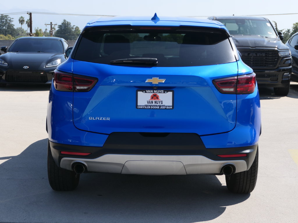Used 2025 Chevrolet Blazer LT FWD image 5