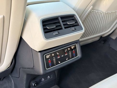 Used 2024 Audi Q8 e-tron Premium Plus image 21