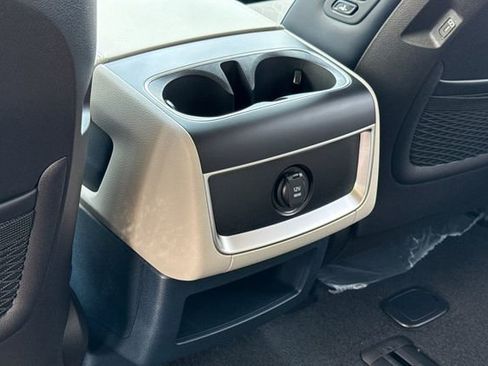 New 2026 Kia Carnival EX FWD image 15