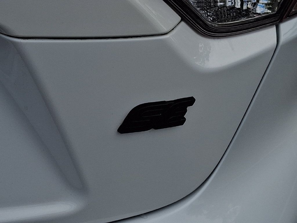 Used 2025 Toyota Corolla SE w/ SE Premium Package FWD image 32