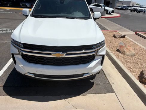 Used 2022 Chevrolet Suburban LS w/ Driver Alert Package RWD image 2