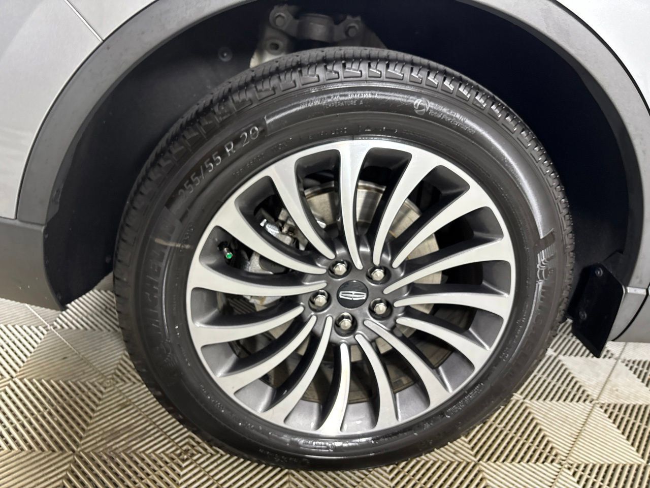 Used 2020 Lincoln Aviator Reserve w/ Equipment Group 201A AWD/4WD image 37