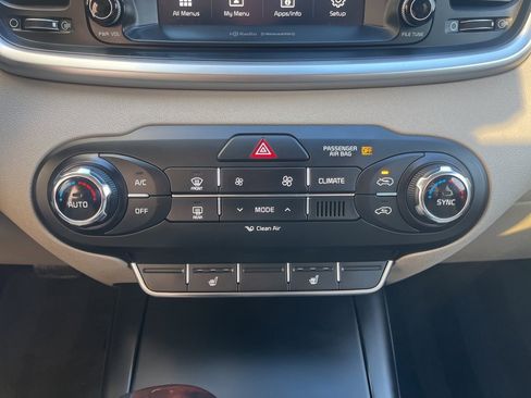 Used 2018 Kia Sorento LX image 18