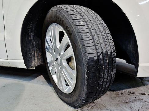 Used 2010 Ford Focus SEL image 51