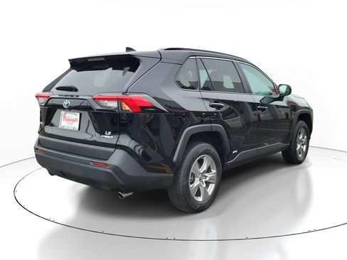 Used 2024 Toyota RAV4 LE AWD/4WD image 3