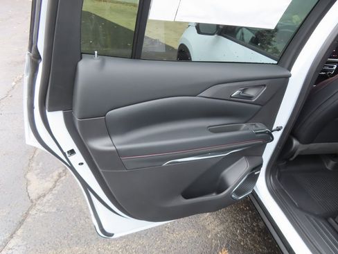 New 2026 Chevrolet Traverse RS w/ LPO, Floor Liner Package image 28