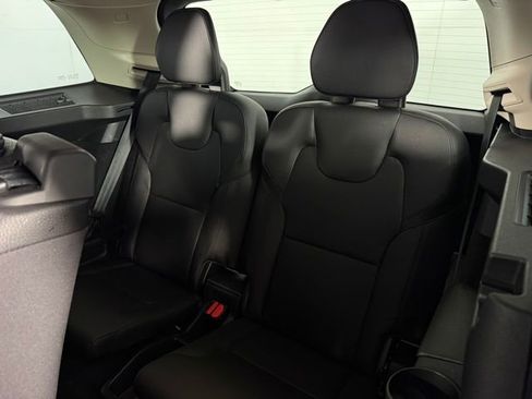 Used 2019 Volvo XC90 T6 Momentum w/ Protection Package Premier image 18