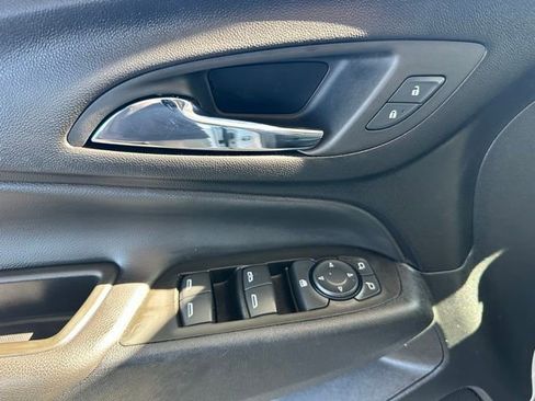 Used 2023 Chevrolet Equinox LT AWD/4WD image 26