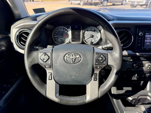 Used 2019 Toyota Tacoma SR5 image 15