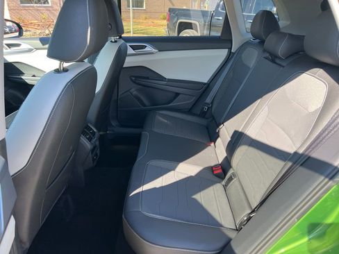 Used 2025 Volkswagen Taos SE image 24