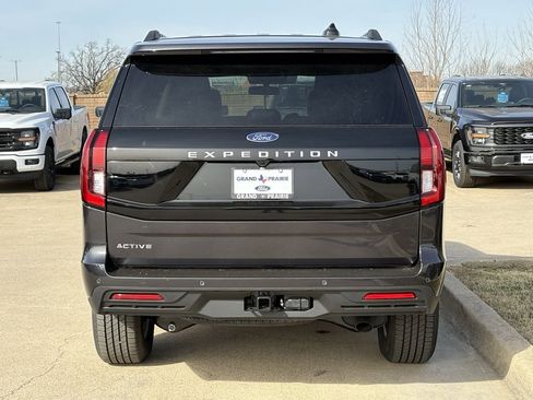 New 2026 Ford Expedition Active image 6