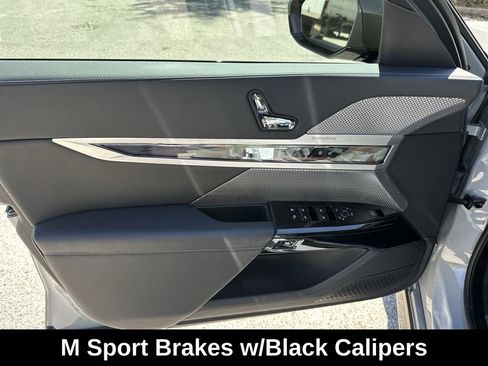 Used 2023 BMW 760i xDrive image 17