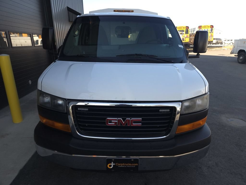 Used 2015 GMC Savana 3500 RWD image 9