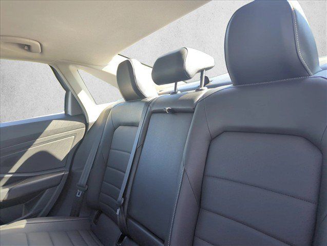 Used 2024 Volkswagen Jetta SE FWD image 30