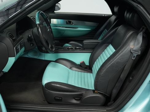 Used 2002 Ford Thunderbird image 33