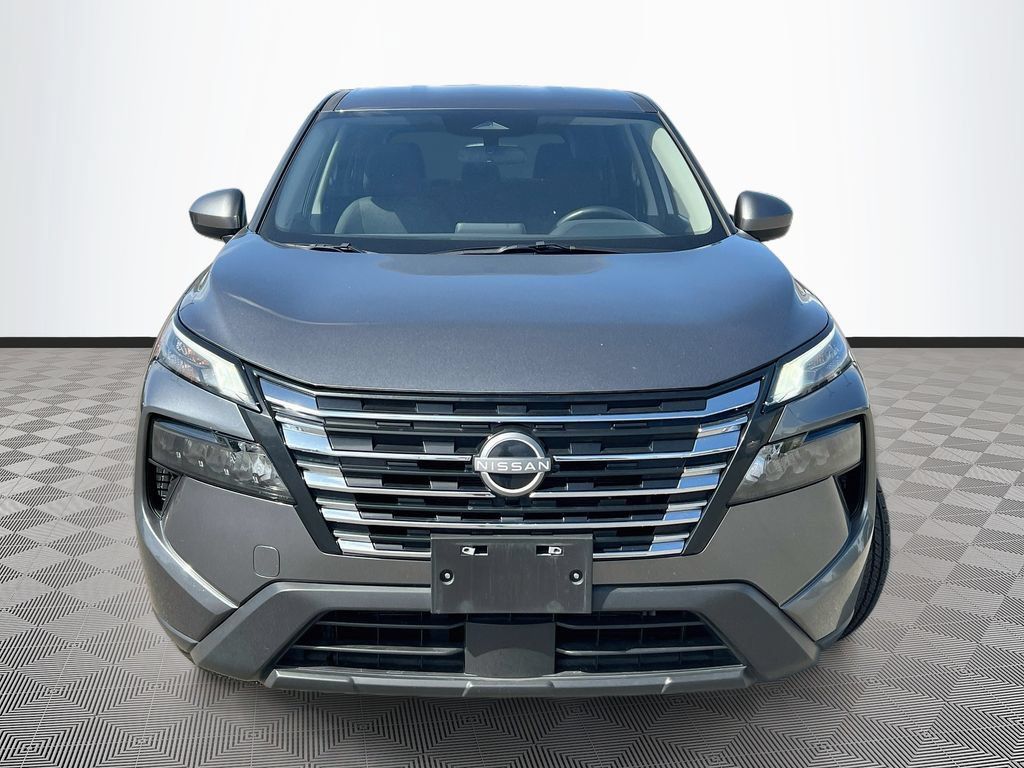 Used 2025 Nissan Rogue SV AWD/4WD image 2