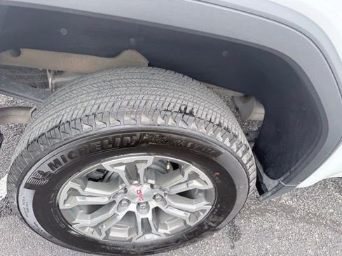 Used 2026 GMC Sierra 1500 SLT image 8