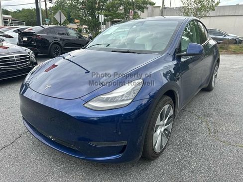 Used 2023 Tesla Model Y Long Range AWD/4WD image 2
