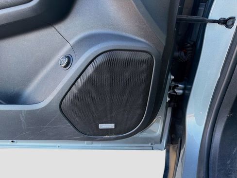 Used 2023 GMC Acadia SLT image 27