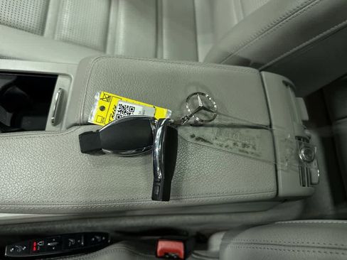 Used 2010 Mercedes-Benz E 63 AMG Sedan image 35