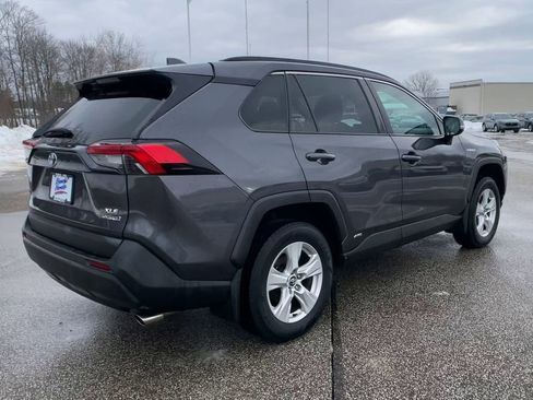 Used 2020 Toyota RAV4 XLE image 9