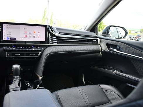 Used 2025 Toyota Camry XLE w/ Premium Plus Package FWD image 27