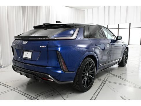 New 2026 Cadillac Lyriq V w/ Exterior Carbon Fiber Package AWD/4WD image 7