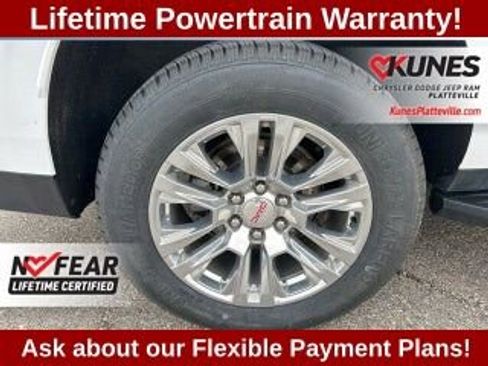 Used 2023 GMC Yukon XL Denali image 16