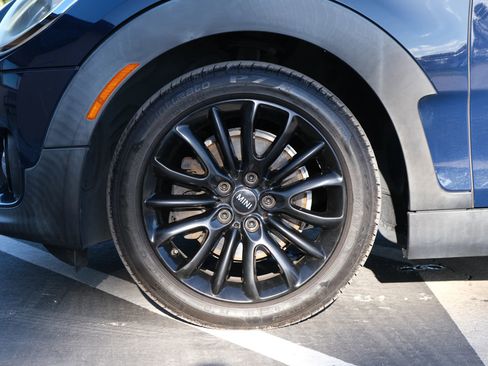 Used 2017 MINI Cooper Clubman FWD image 9