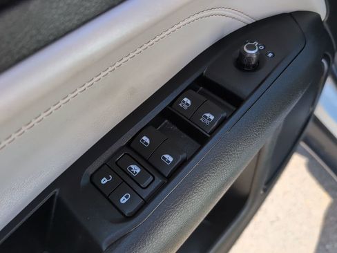 Used 2022 Jeep Compass Limited image 23