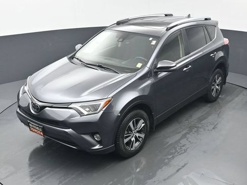 Used 2018 Toyota RAV4 XLE AWD/4WD image 37