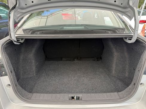 Used 2025 Nissan Versa SV FWD image 28