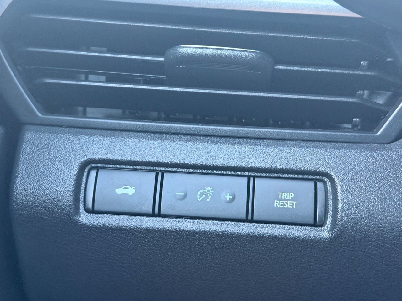 Certified 2025 Nissan Altima 2.5 S FWD image 19