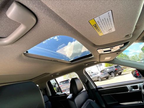 Used 2024 Hyundai Santa Fe Limited image 13