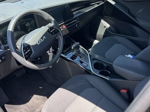Used 2025 Kia Niro LX FWD image 8
