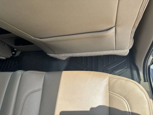 Used 2020 Chevrolet Suburban LT image 14