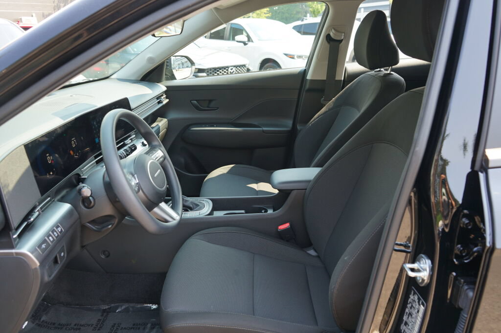Certified 2026 Hyundai Kona SE AWD/4WD image 16