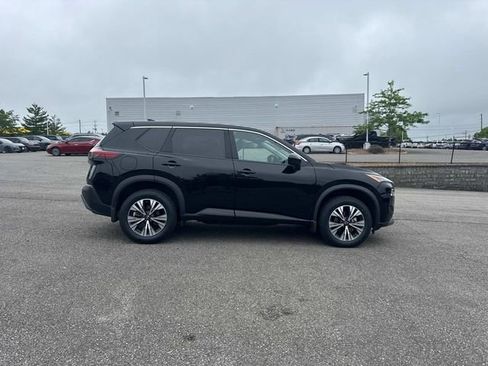 Certified 2023 Nissan Rogue SV FWD image 3