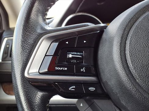 Used 2018 Subaru Outback 2.5i Limited image 15