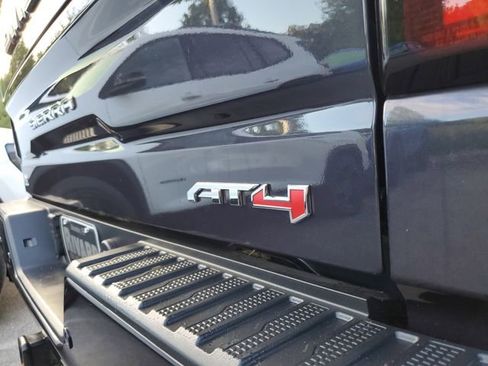 Used 2024 GMC Sierra 1500 AT4 w/ Technology Package AWD/4WD image 8