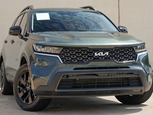 Used 2022 Kia Sorento S AWD/4WD image 2
