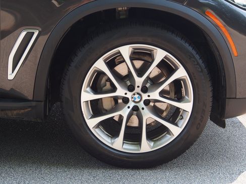 Used 2022 BMW X5 sDrive40i w/ Premium Package RWD image 9