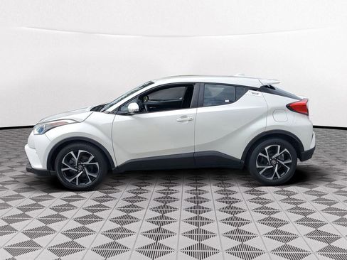 Used 2019 Toyota C-HR XLE image 3