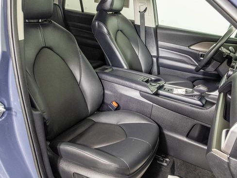 Used 2024 Toyota Grand Highlander XLE image 46