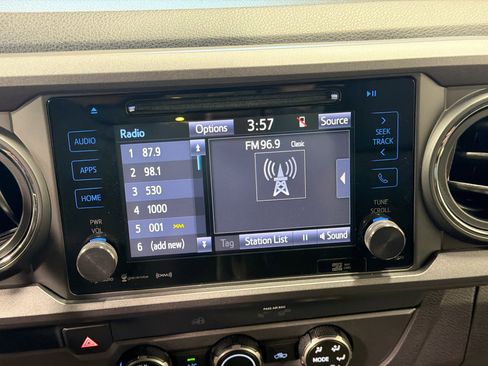 Used 2019 Toyota Tacoma SR5 image 27