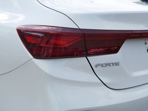 Certified 2024 Kia Forte LXS w/ LXS Technology Package FWD image 17