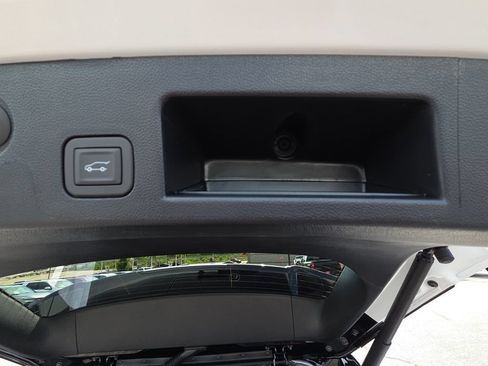 New 2026 Chevrolet Equinox LT w/ Convenience Package II FWD image 33